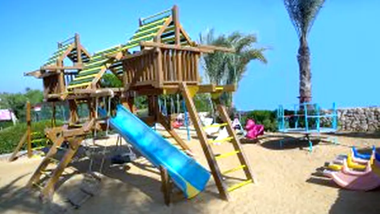 الفندق رومانس & أكوا بارك - العين السخنة